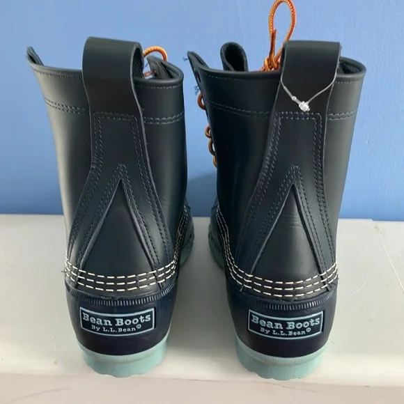 NWT - L.L. Bean Women’s 8” Navy Blue Bean Boots - Size 8 - Picture 3 of 7